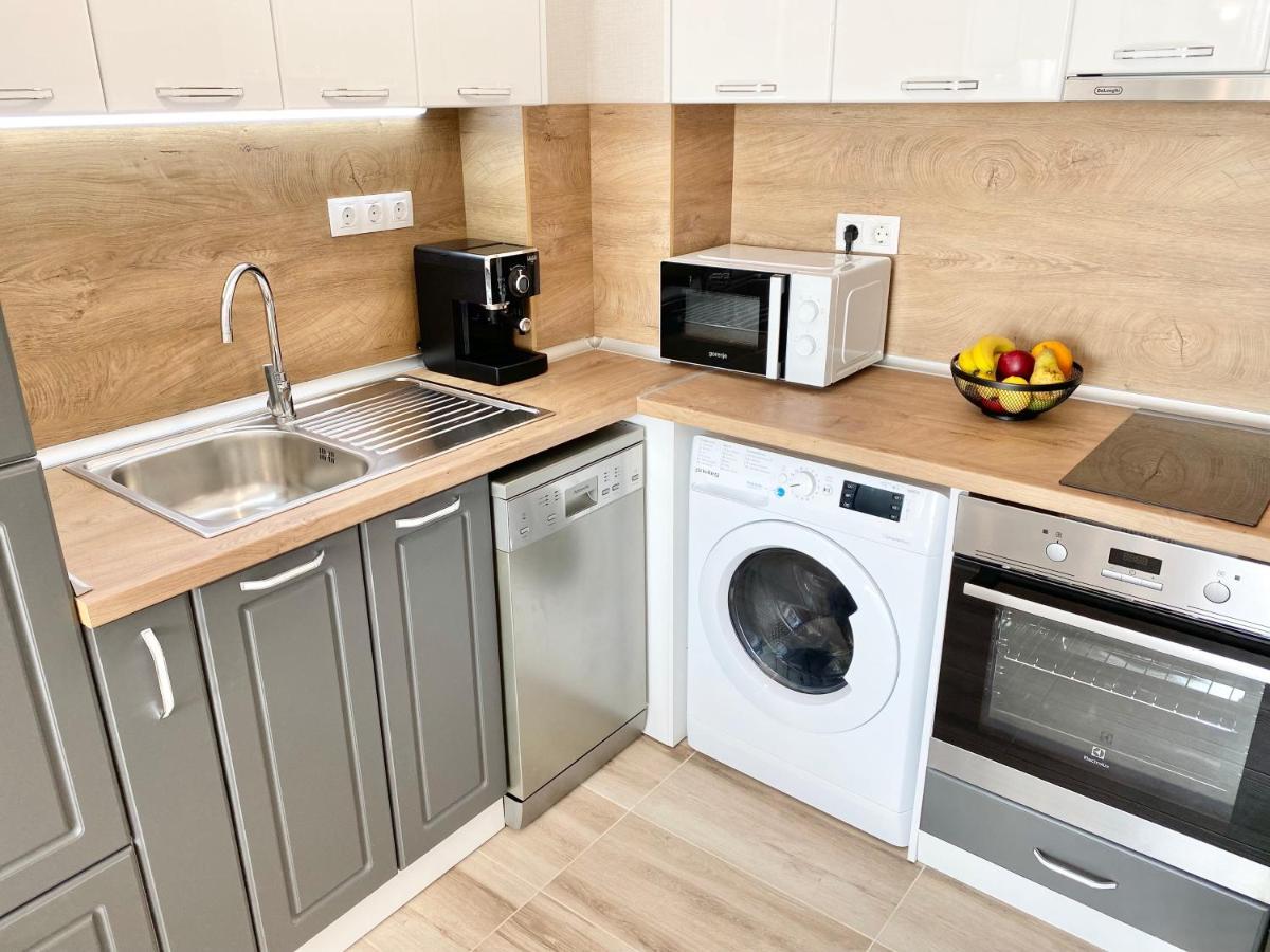 Private Apartment For 4 Guests And Parking Plovdiv Ngoại thất bức ảnh
